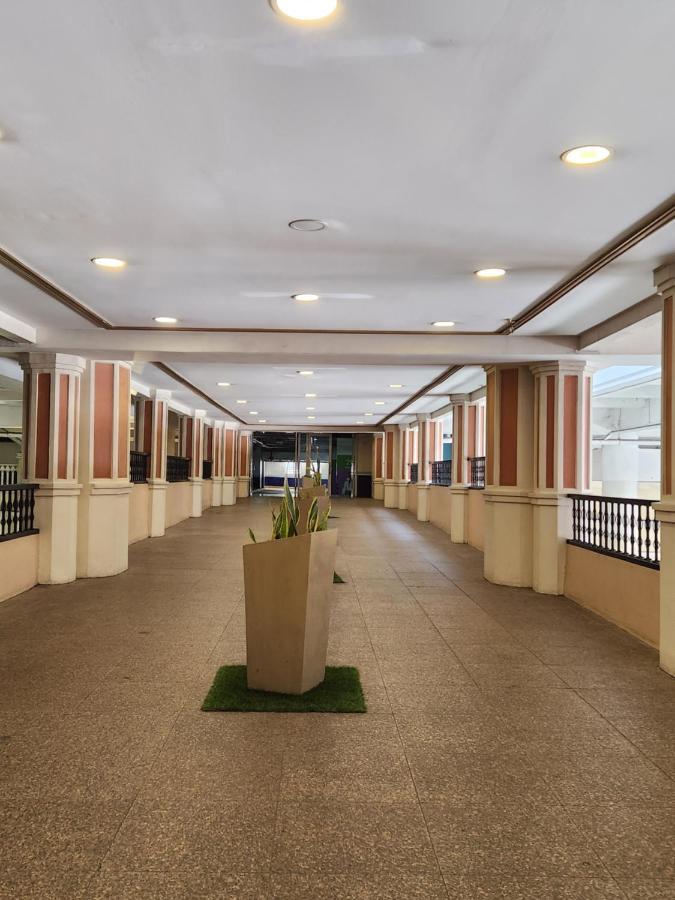 Spacious Cozy Suite At The Venice Mall With Free Parking And Washing Machine (Adults Only) Taguig Kültér fotó