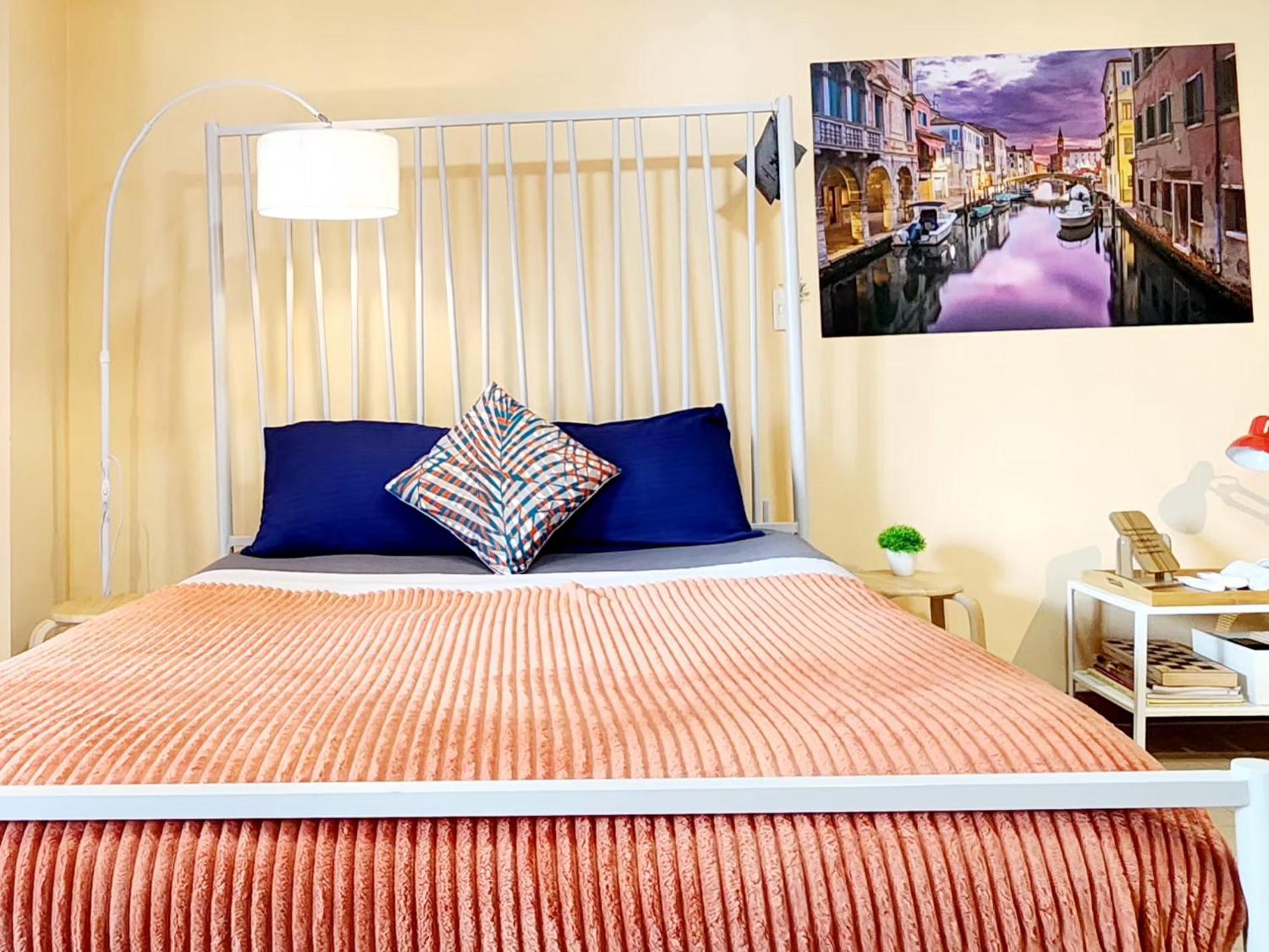 Spacious Cozy Suite At The Venice Mall With Free Parking And Washing Machine (Adults Only) Taguig Kültér fotó